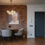 Qult - Modigliani Apartment *