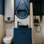 Qult - Modigliani Apartment