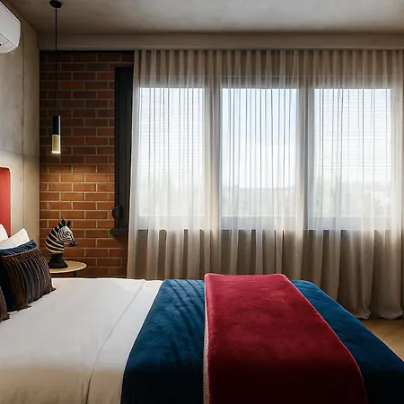 Qult - Modigliani Bucharest